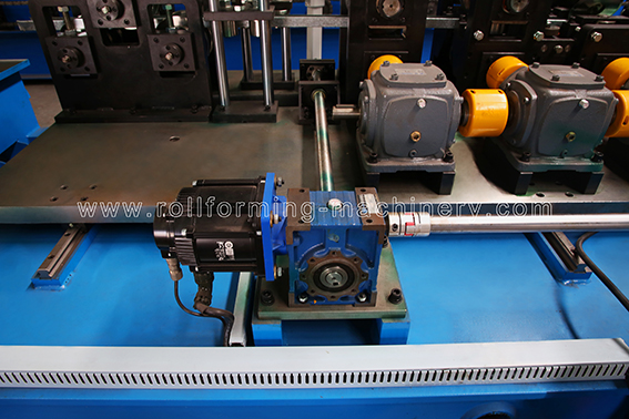 서보 모터에 의해 구동되는 크기 전환 메커니즘