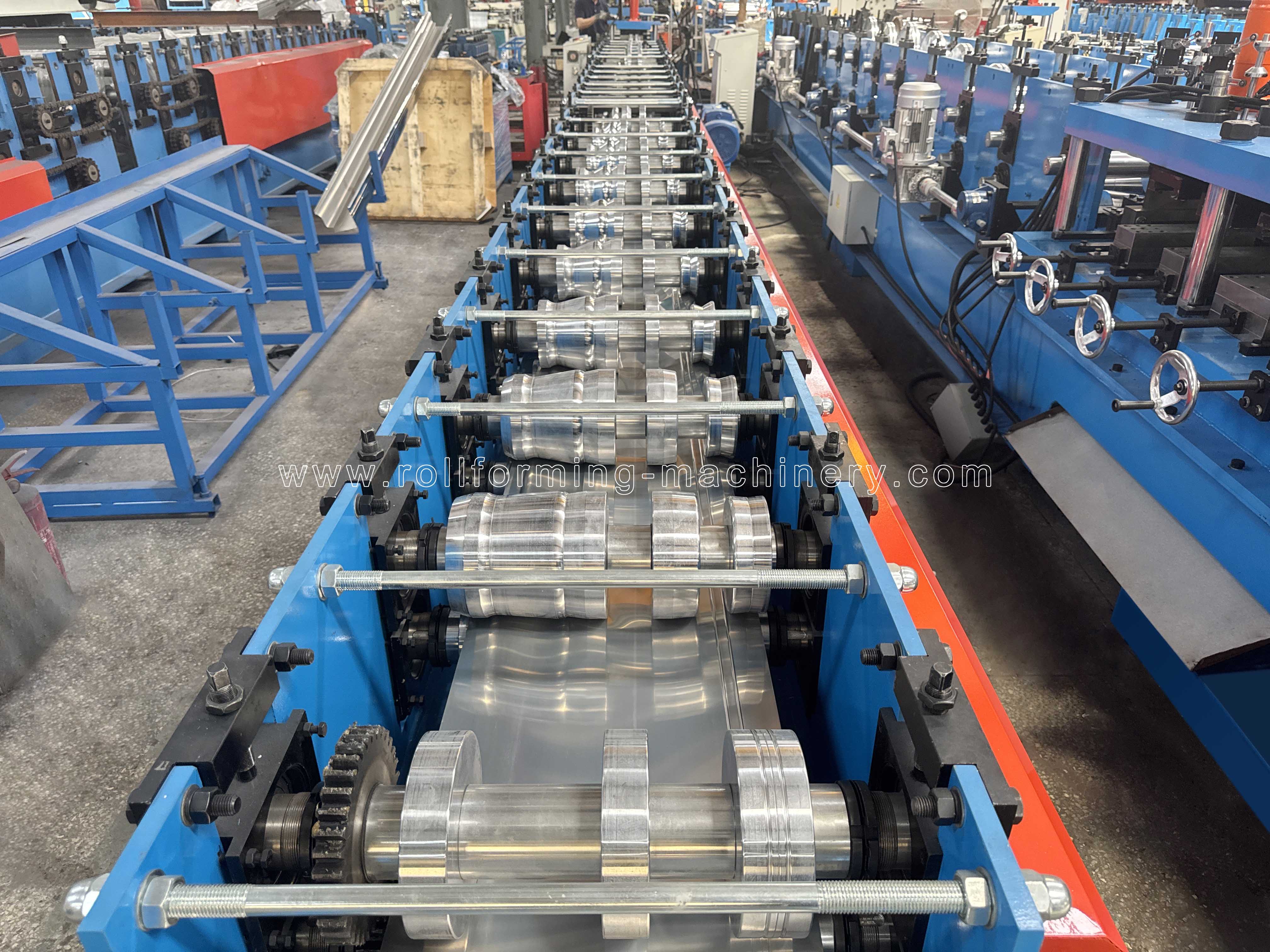 메인 롤 형성 공장