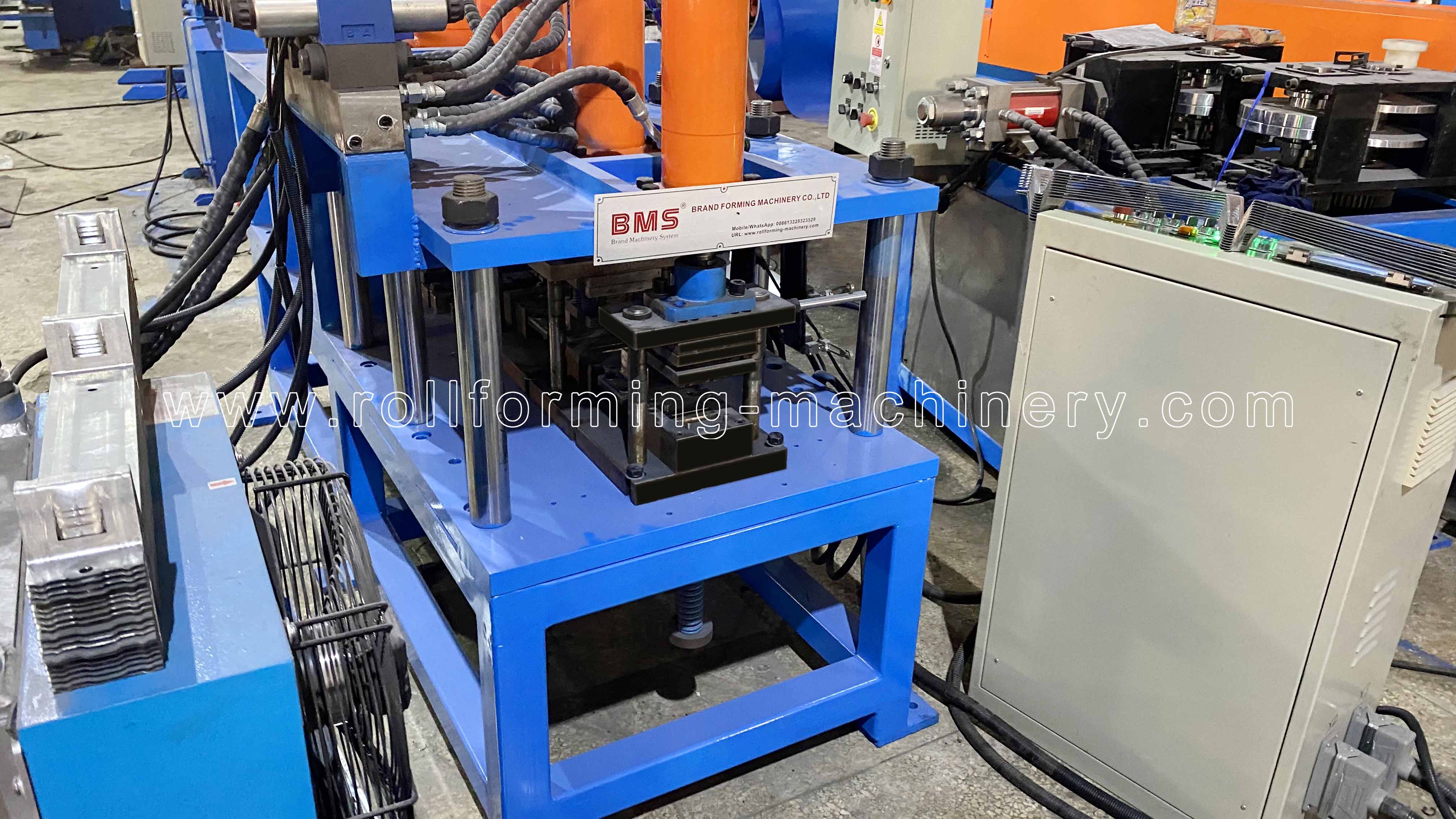 완성 된 롤폼 및 프로파일 아울렛